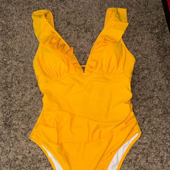 Cupshe Ruffle One Piece - Picture 1 of 5